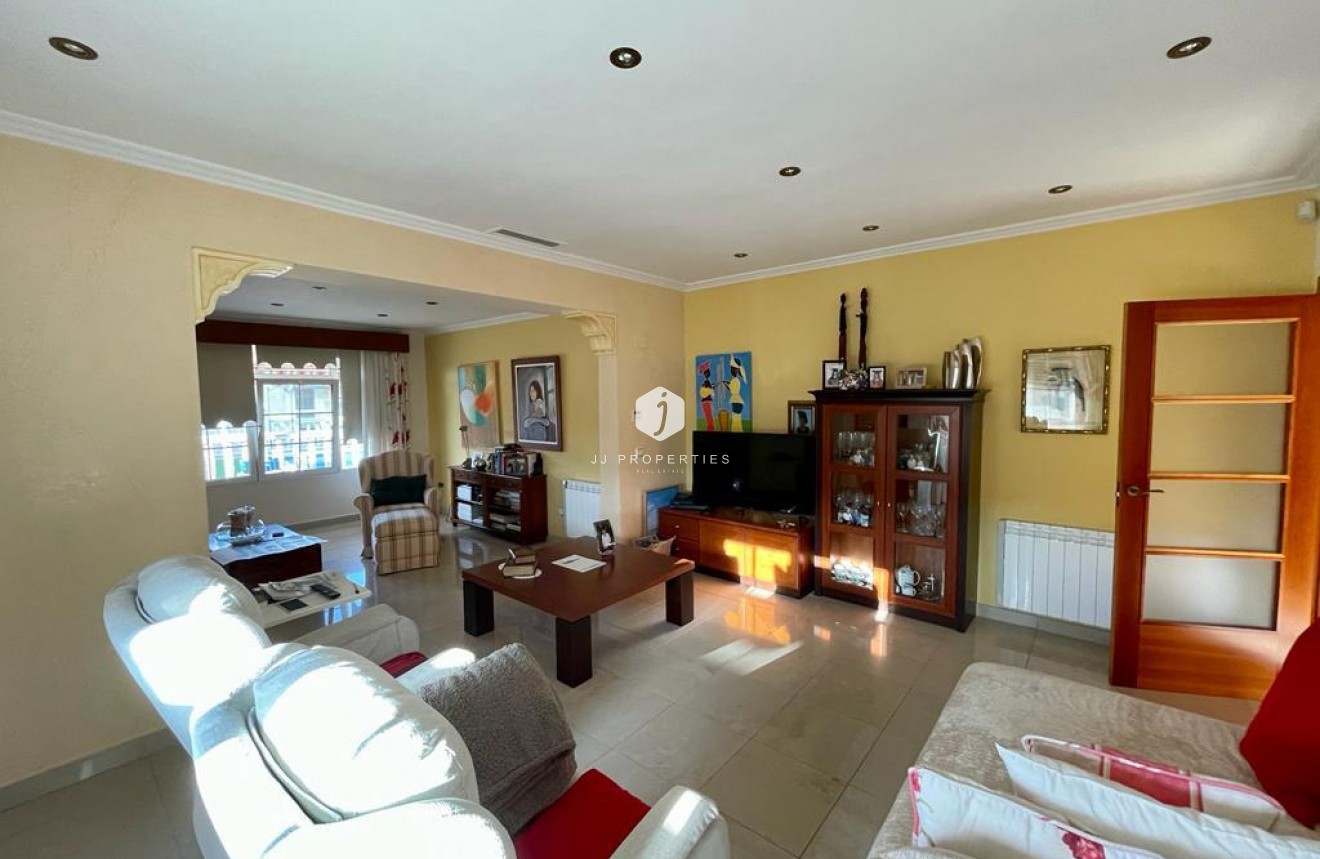 Resale - Villa -
Albatera - Inland