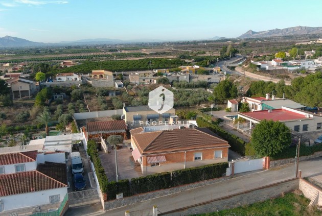Resale - Villa -
Albatera - Inland