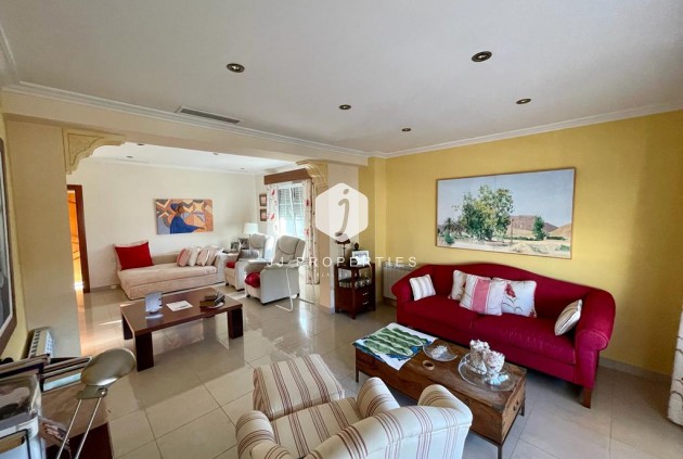 Resale - Villa -
Albatera - Inland