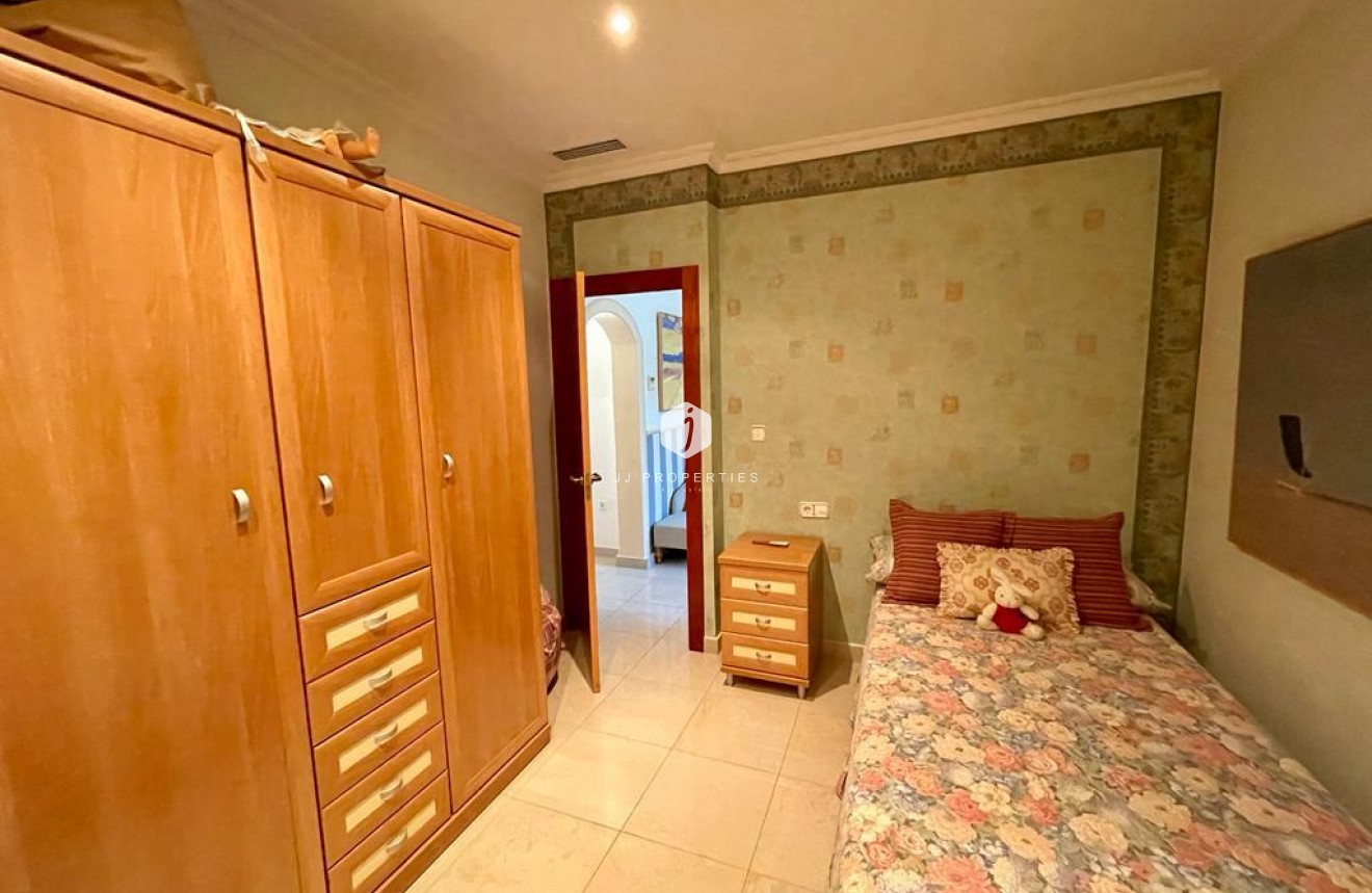 Resale - Villa -
Albatera - Inland