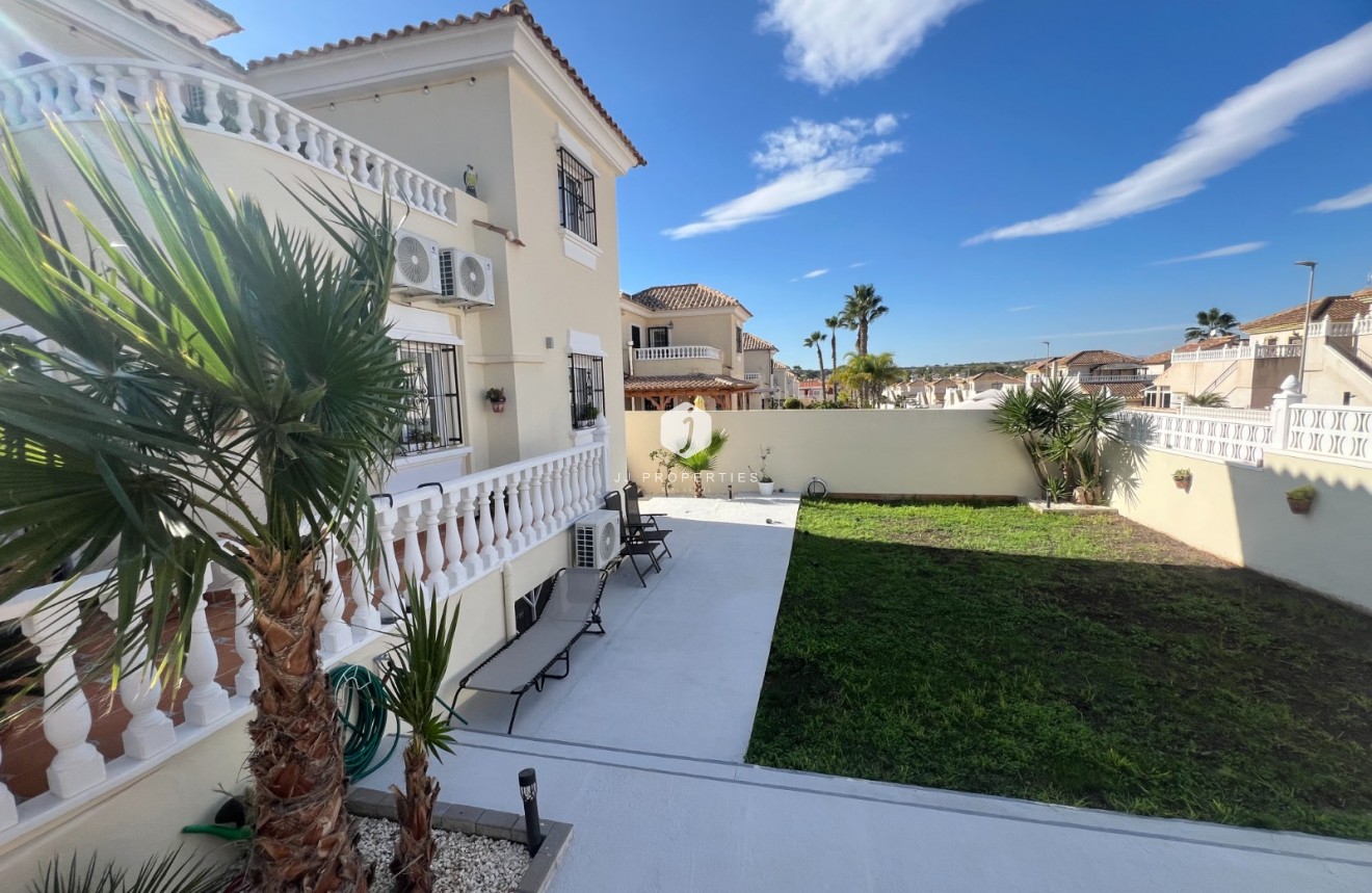 Resale - Villa -
Algorfa - Inland