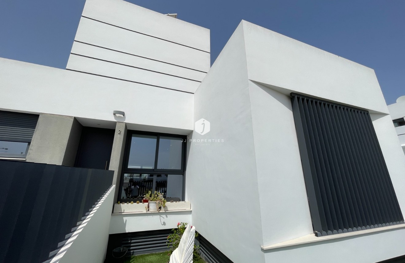 Resale - Chalet -
Dolores - Costa Blanca