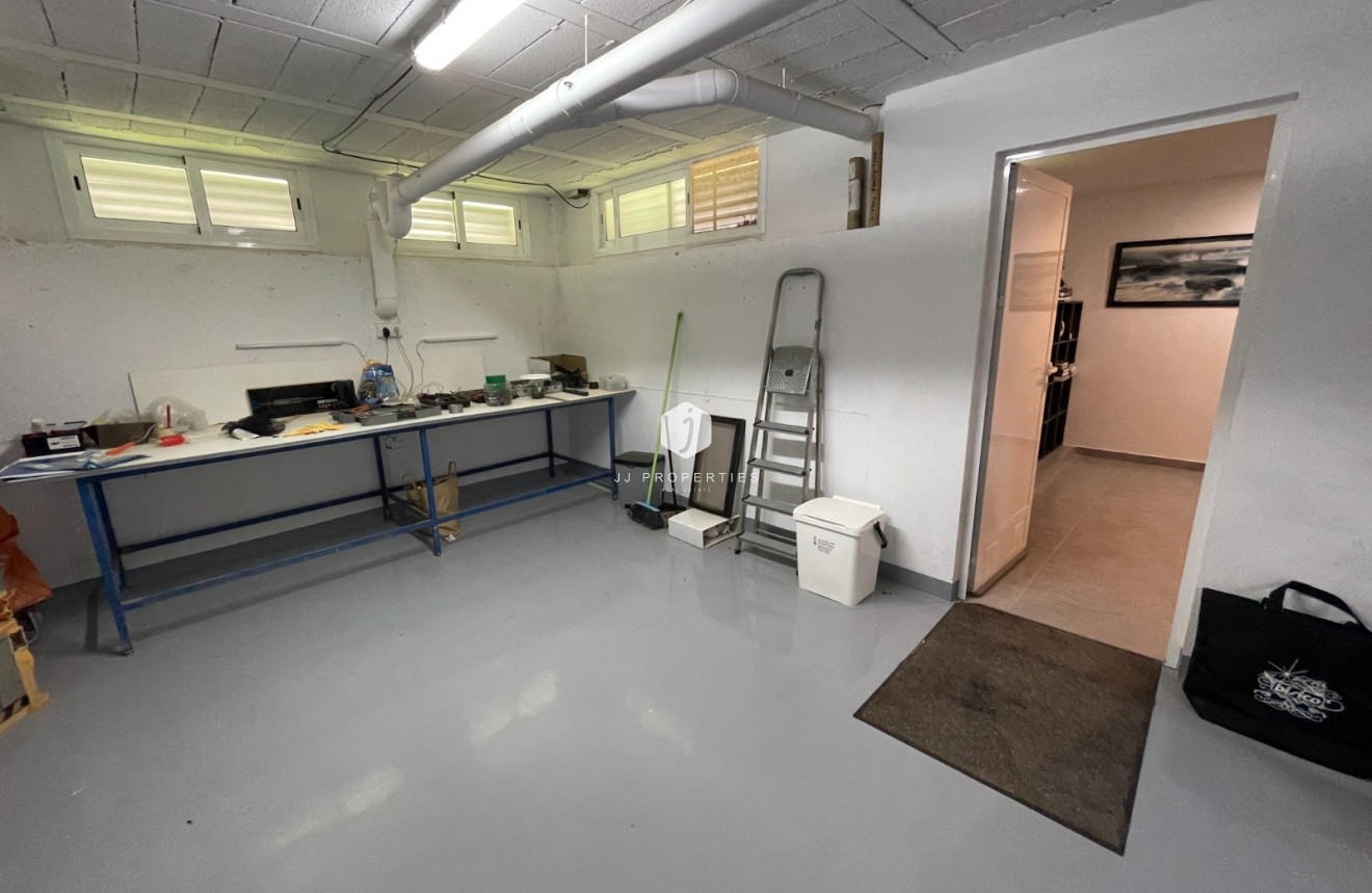 Resale - Chalet -
Dolores - Costa Blanca