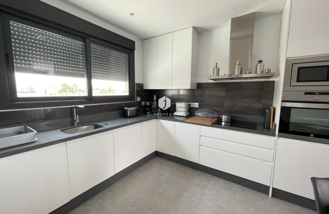 Resale - Chalet -
Dolores - Costa Blanca