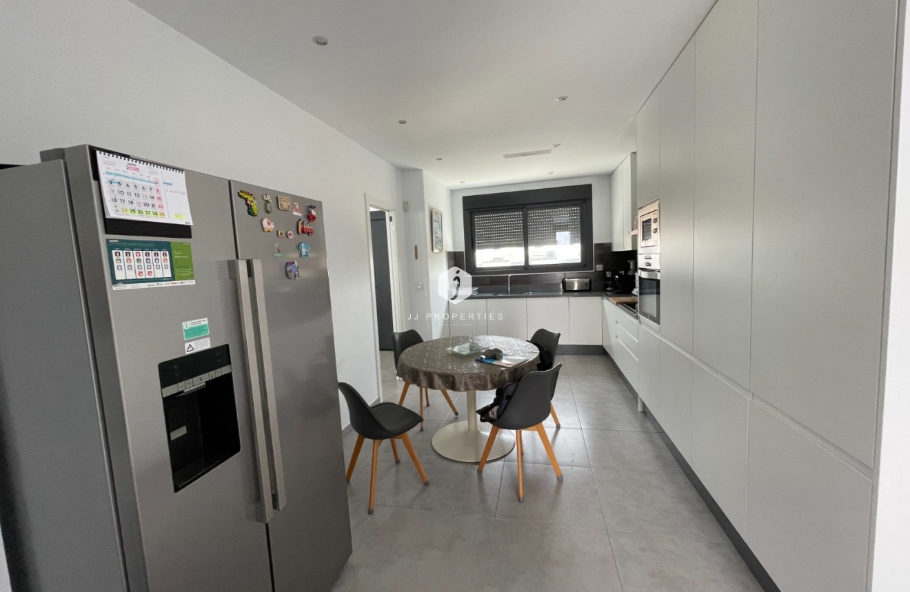 Resale - Chalet -
Dolores - Costa Blanca