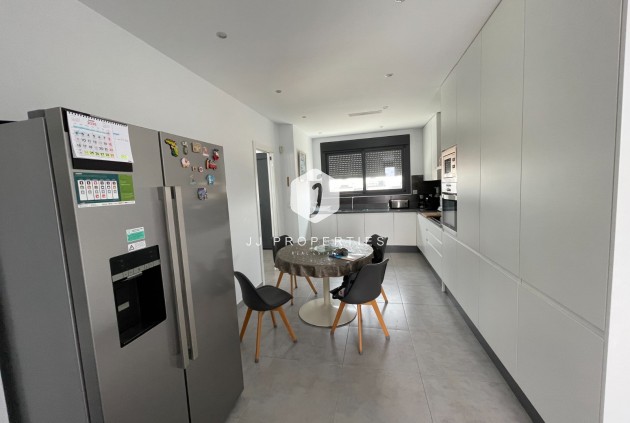 Resale - Chalet -
Dolores - Costa Blanca