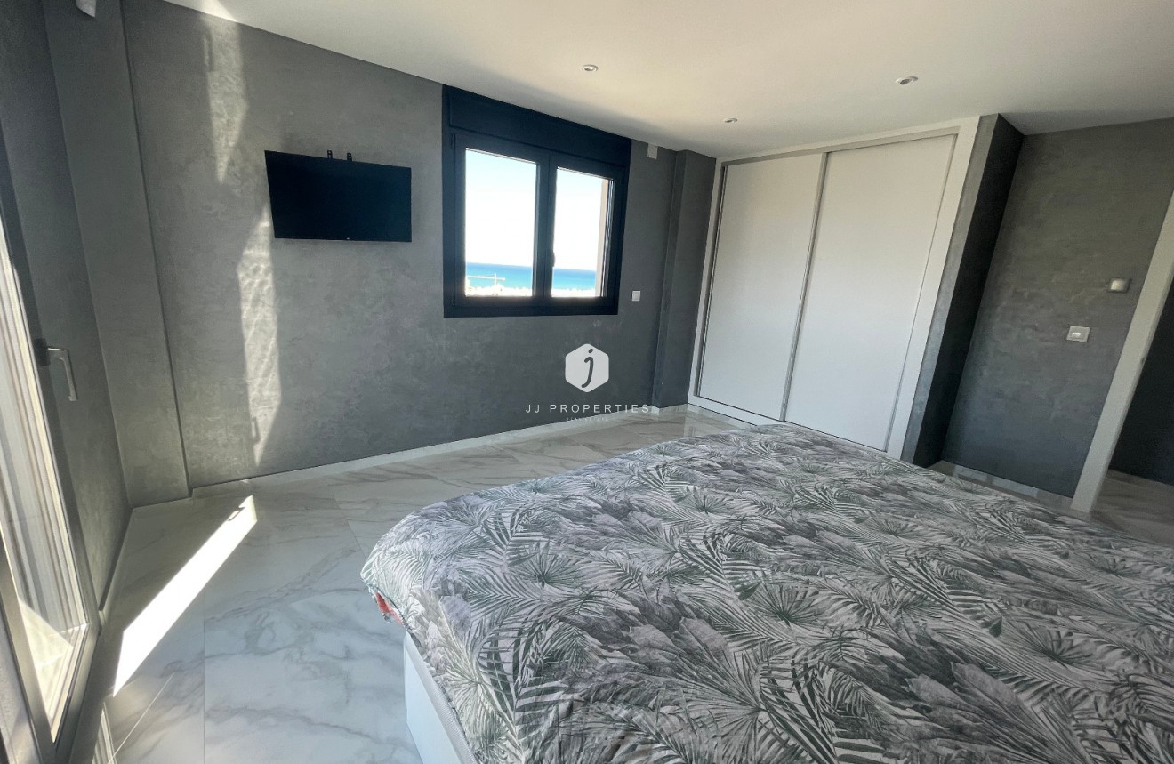 Segunda mano - Villa -
La Mata - Costa Blanca