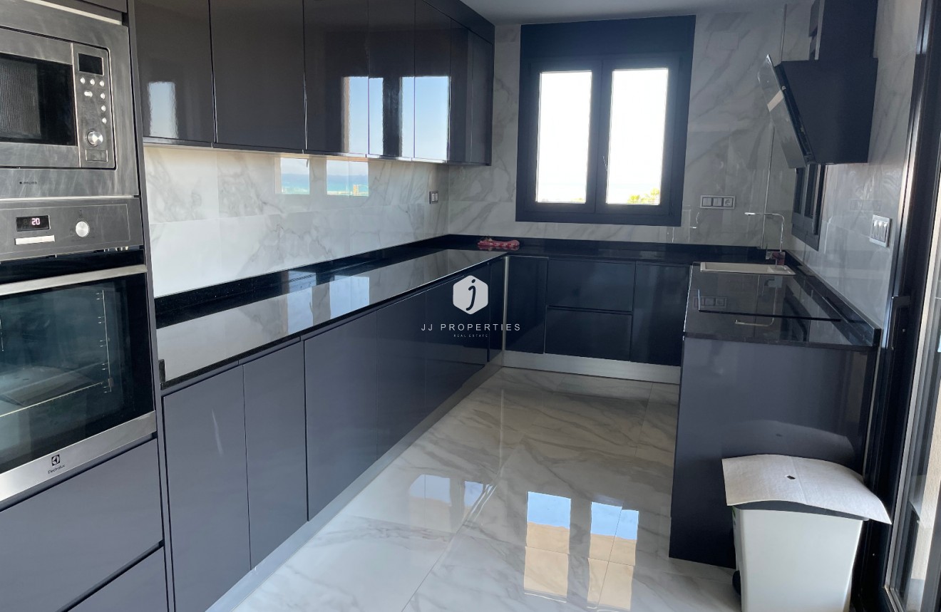 Segunda mano - Villa -
La Mata - Costa Blanca