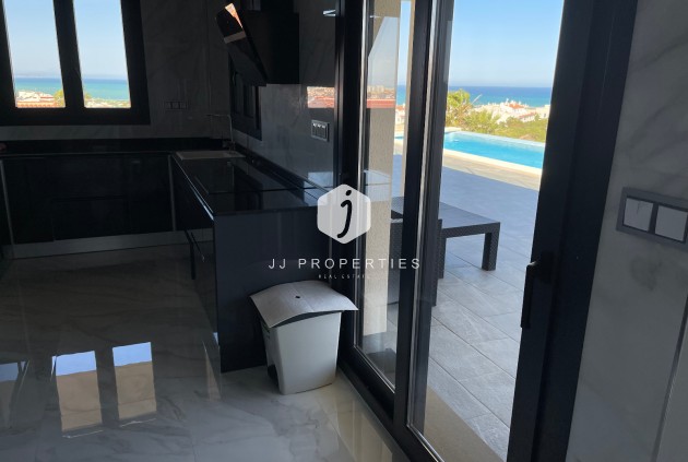 Segunda mano - Villa -
La Mata - Costa Blanca