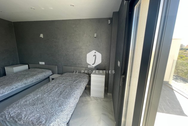 Segunda mano - Villa -
La Mata - Costa Blanca