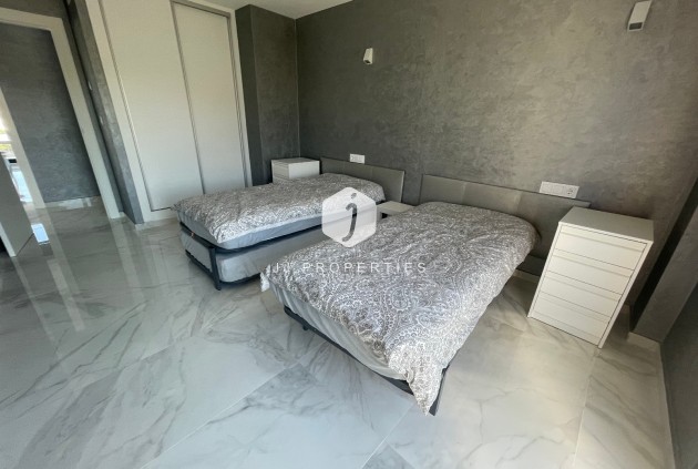 Segunda mano - Villa -
La Mata - Costa Blanca