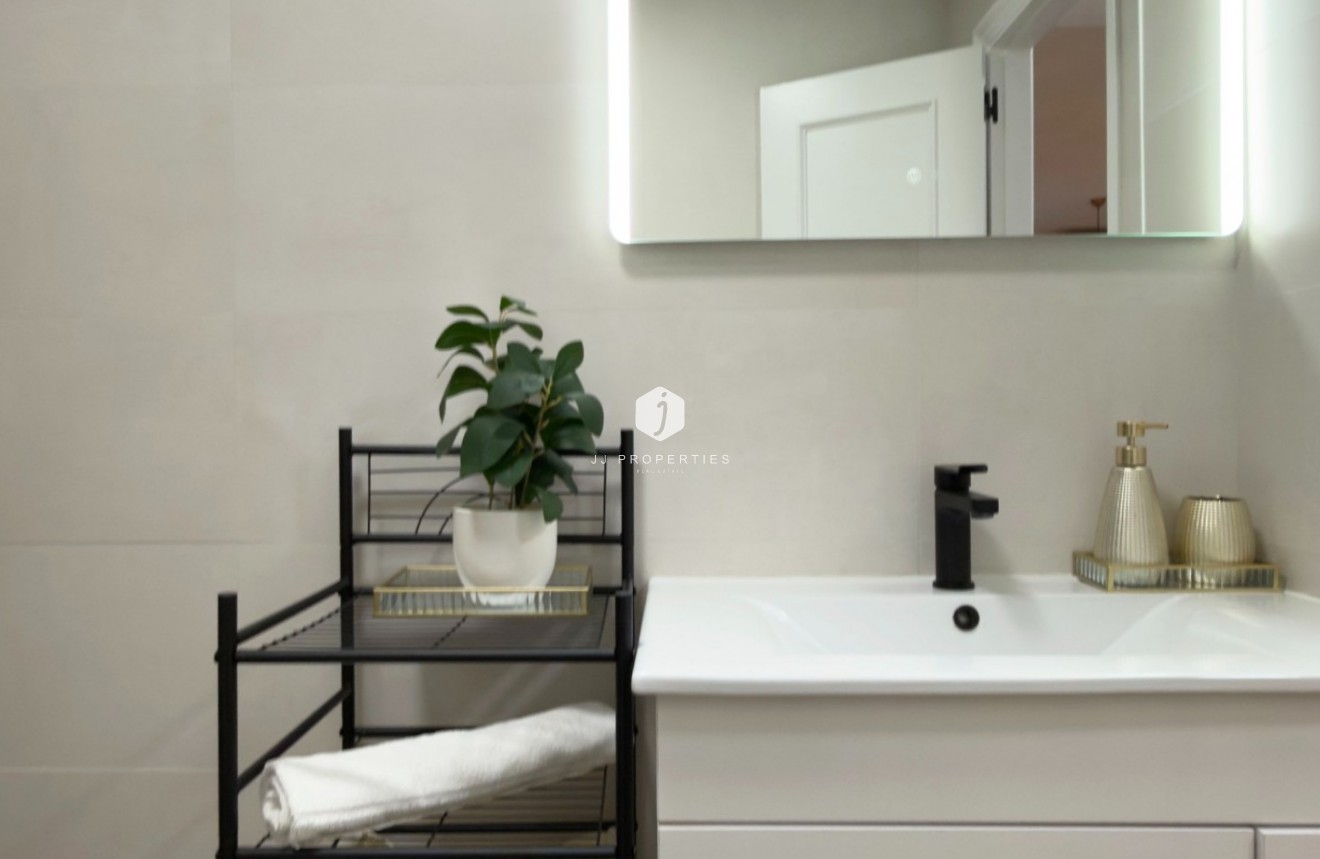 Segunda mano - Apartamento / piso -
Torrevieja - Costa Blanca