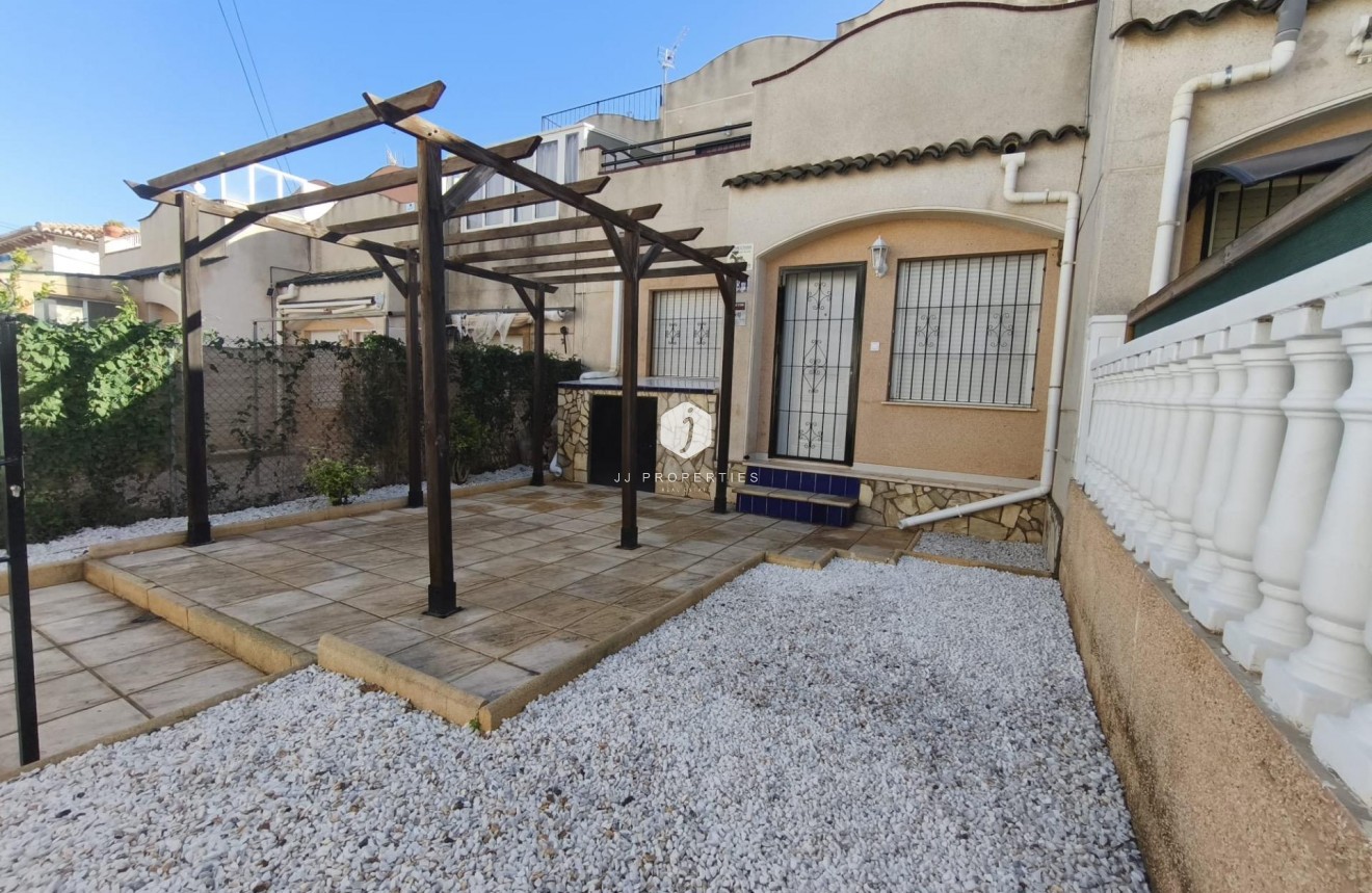Resale - Chalet -
Torrevieja - Los Balcones