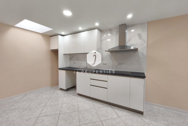 Resale - Bungalow -
Torrevieja - La Siesta - El Salado - Torreta