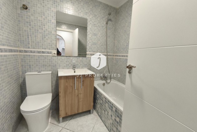 Resale - Bungalow -
Torrevieja - La Siesta - El Salado - Torreta