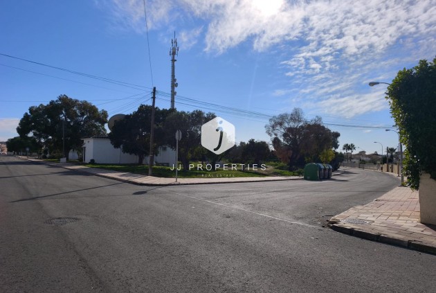 Resale - Bungalow -
Torrevieja - La Siesta - El Salado - Torreta