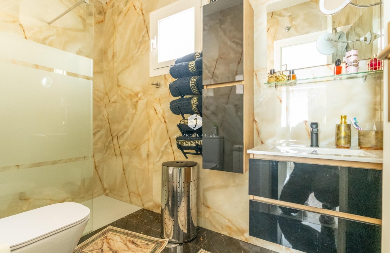 Segunda mano - Chalet -
Torrevieja - Los Balcones - Los Altos del Edén