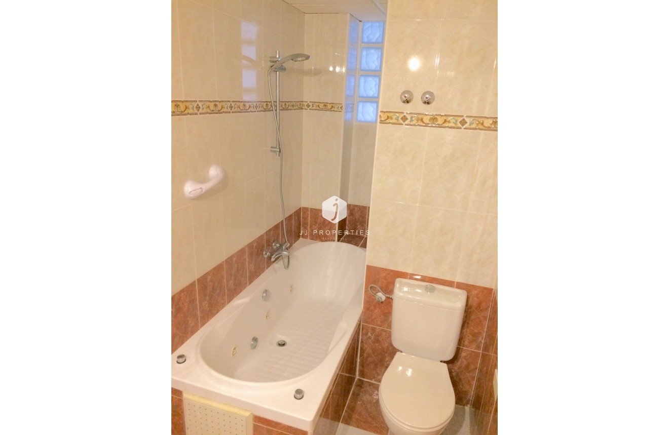 Segunda mano - Chalet -
Playa Flamenca - Costa Blanca