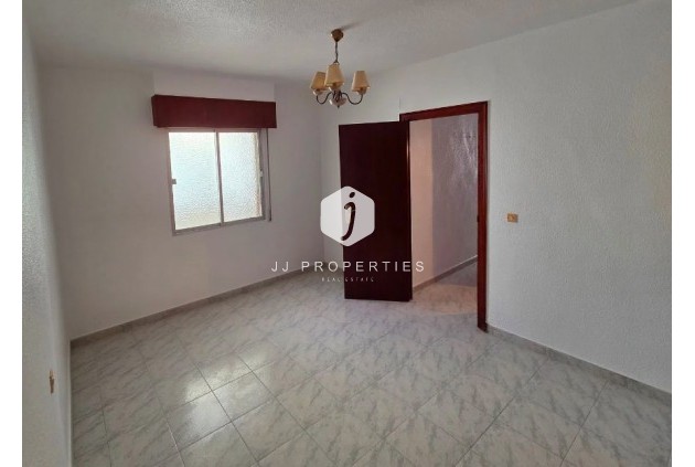Resale - Apartment / flat -
Torrevieja - Costa Blanca