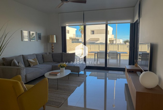 Segunda mano - Villa -
San Miguel de Salinas - Bellavista