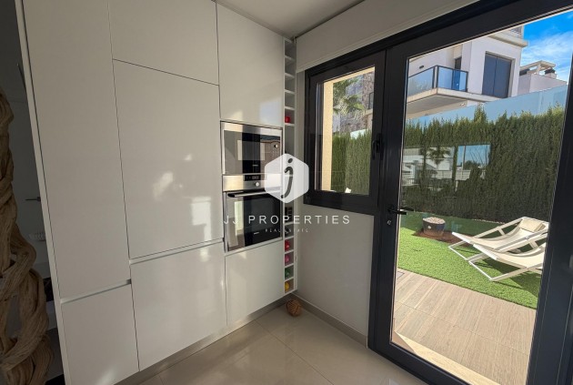 Segunda mano - Villa -
San Miguel de Salinas - Bellavista