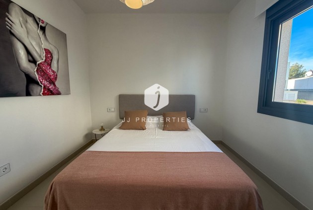 Segunda mano - Villa -
San Miguel de Salinas - Bellavista