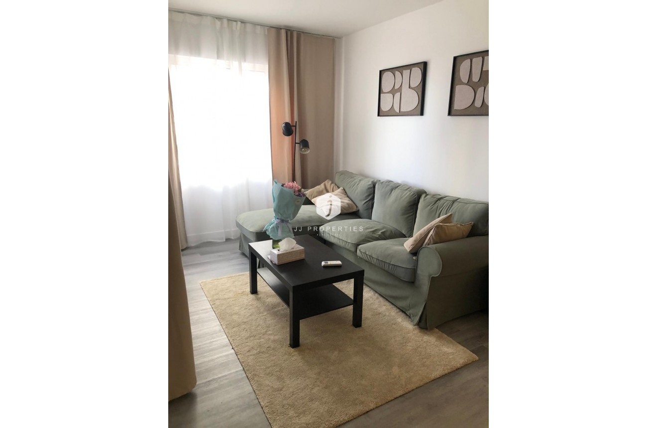 Z drugiej ręki - Mieszkanie w bloku -
Torrevieja