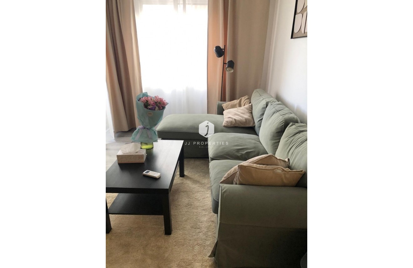 Z drugiej ręki - Mieszkanie w bloku -
Torrevieja