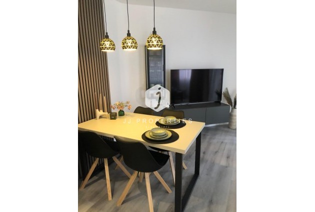 Z drugiej ręki - Mieszkanie w bloku -
Torrevieja