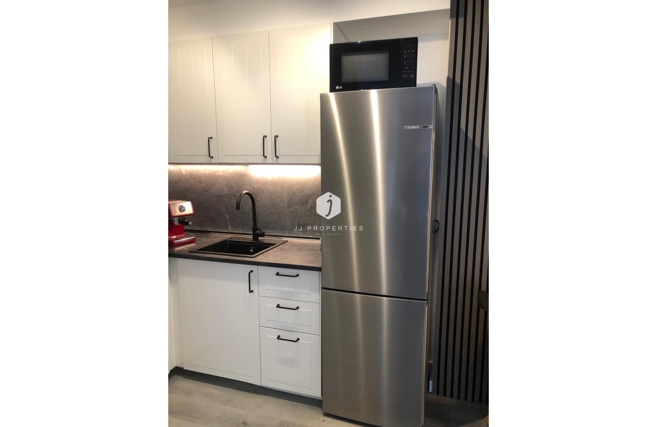 Z drugiej ręki - Mieszkanie w bloku -
Torrevieja