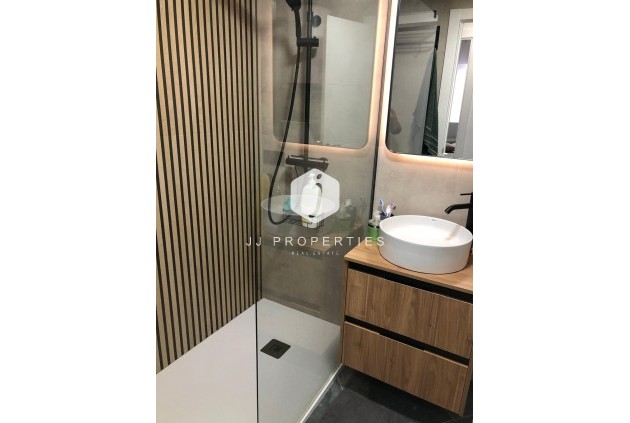 Z drugiej ręki - Mieszkanie w bloku -
Torrevieja