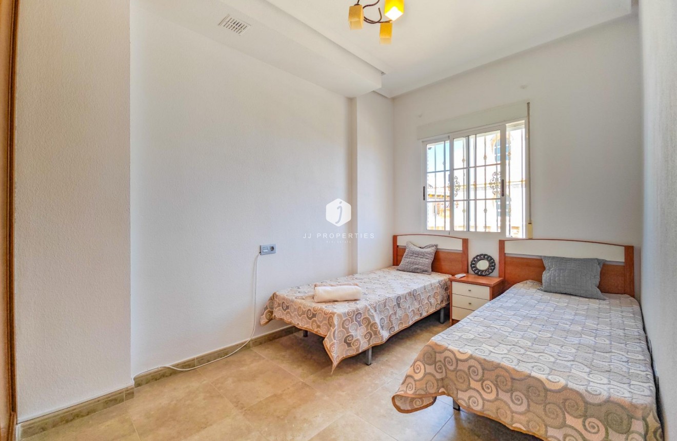 Resale - Villa -
Torrevieja - La Mata