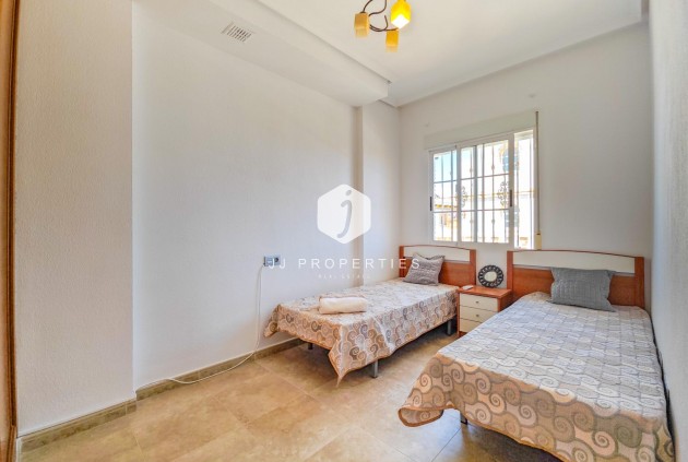 Resale - Villa -
Torrevieja - La Mata