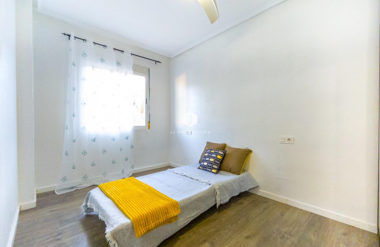 Resale - Apartment / flat -
Torrevieja