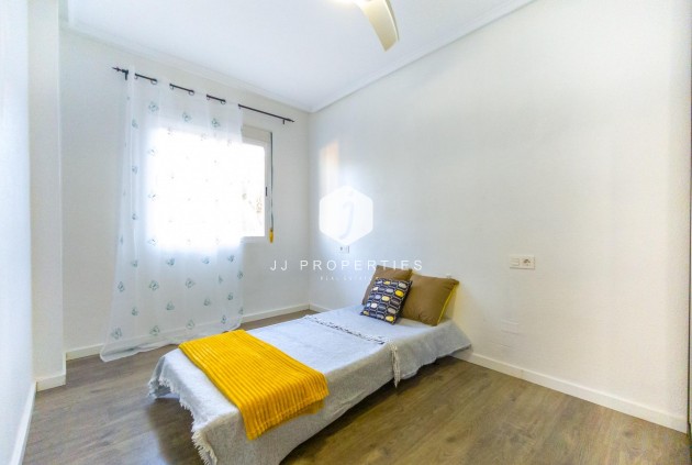 Resale - Apartment / flat -
Torrevieja