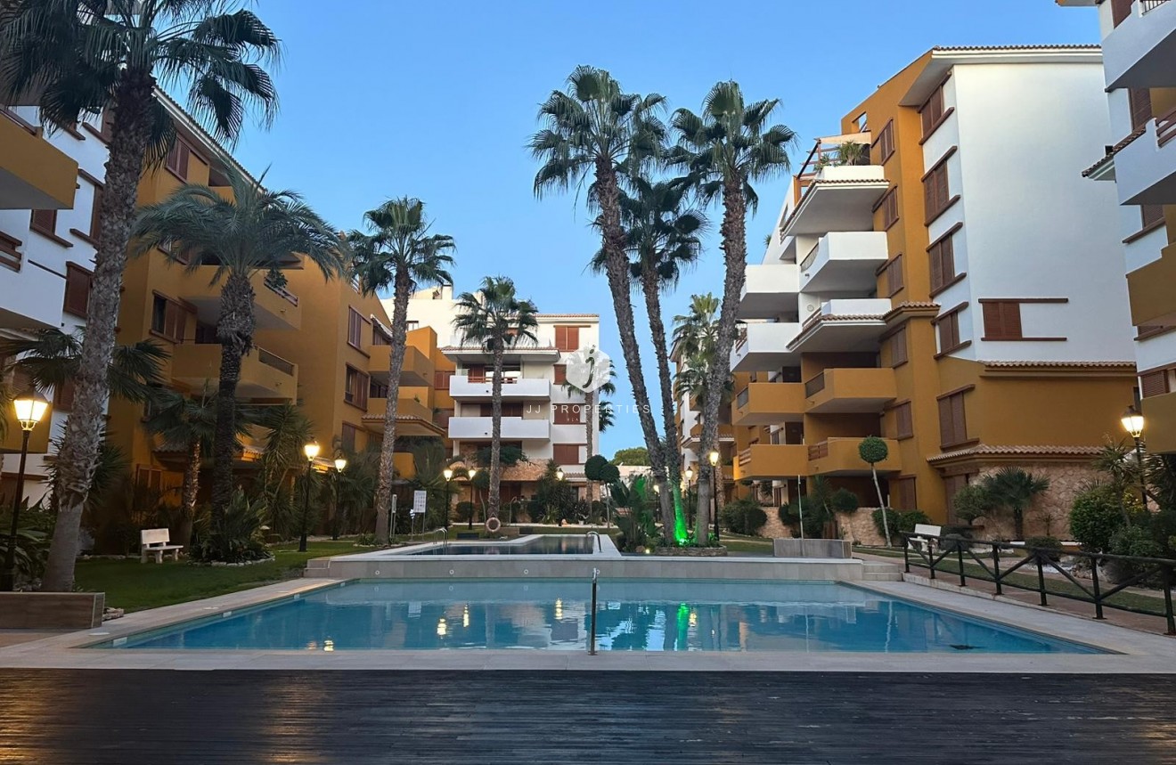 Segunda mano - Apartamento / piso -
Punta Prima - Costa Blanca