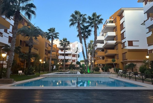 D'occasion - Appartement -
Punta Prima - Costa Blanca