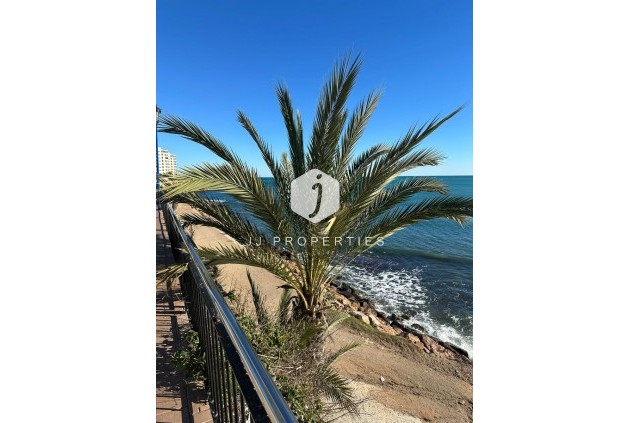 Segunda mano - Apartamento / piso -
Punta Prima - Costa Blanca