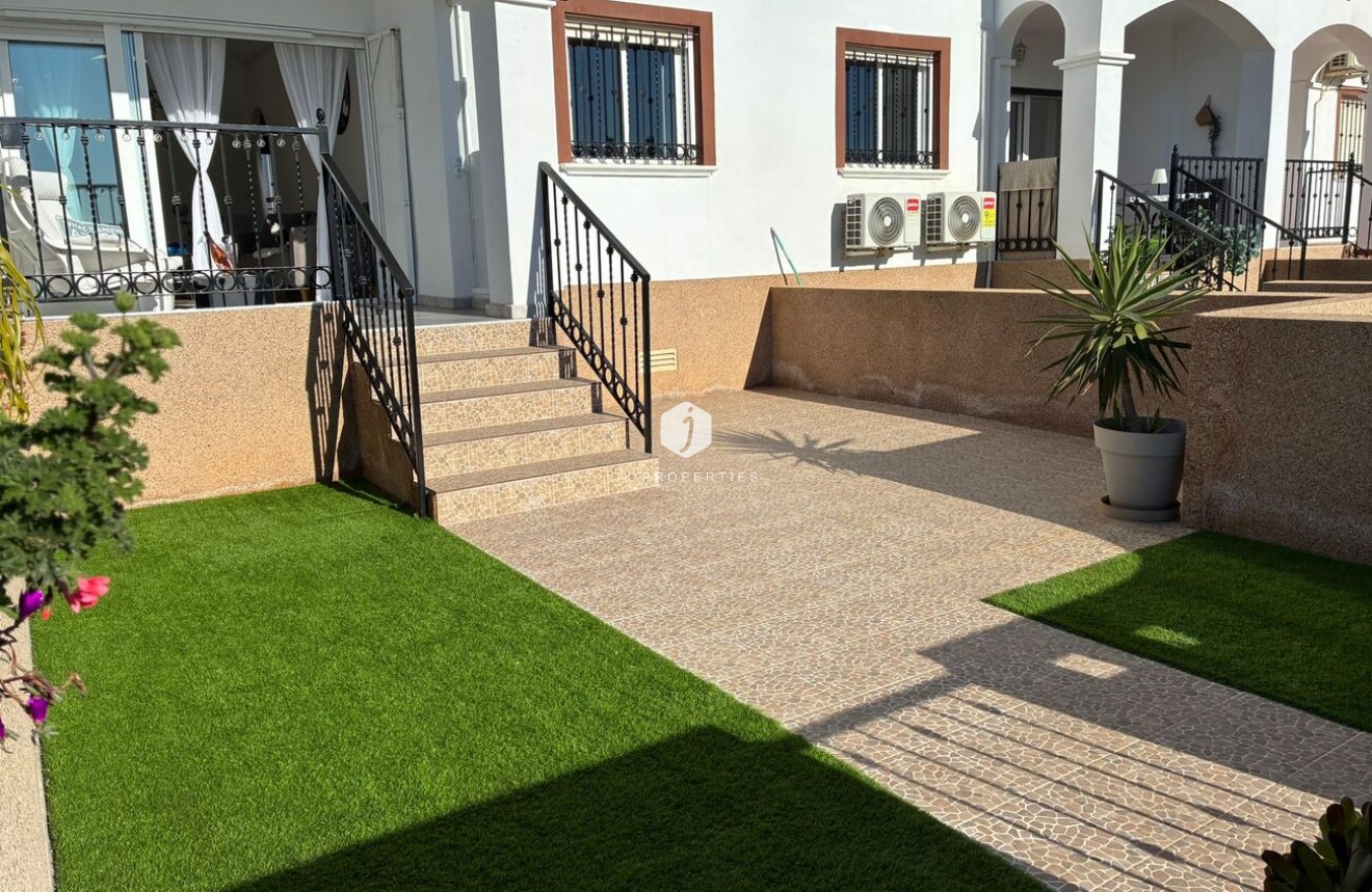 Segunda mano - Apartamento / piso -
Punta Prima - Costa Blanca