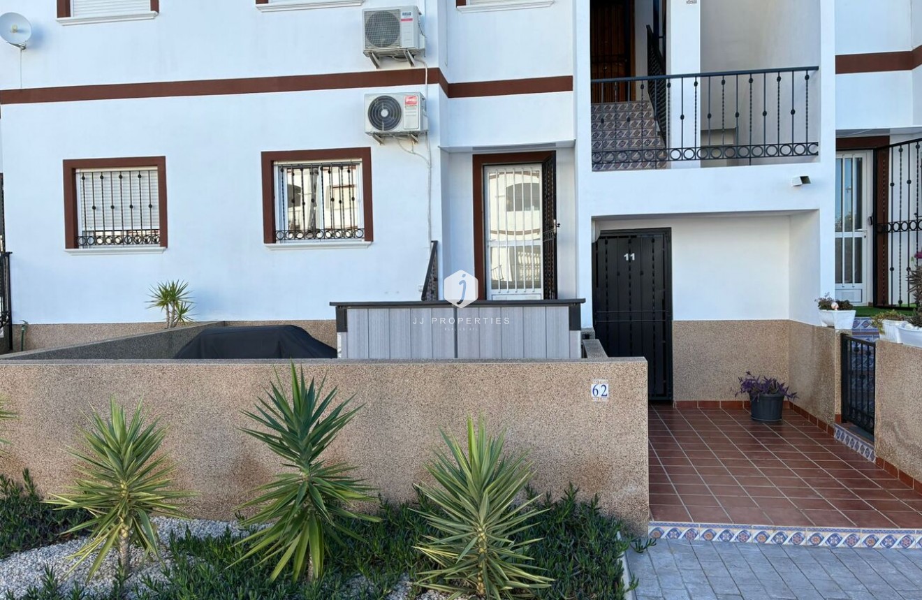 Segunda mano - Apartamento / piso -
Punta Prima - Costa Blanca