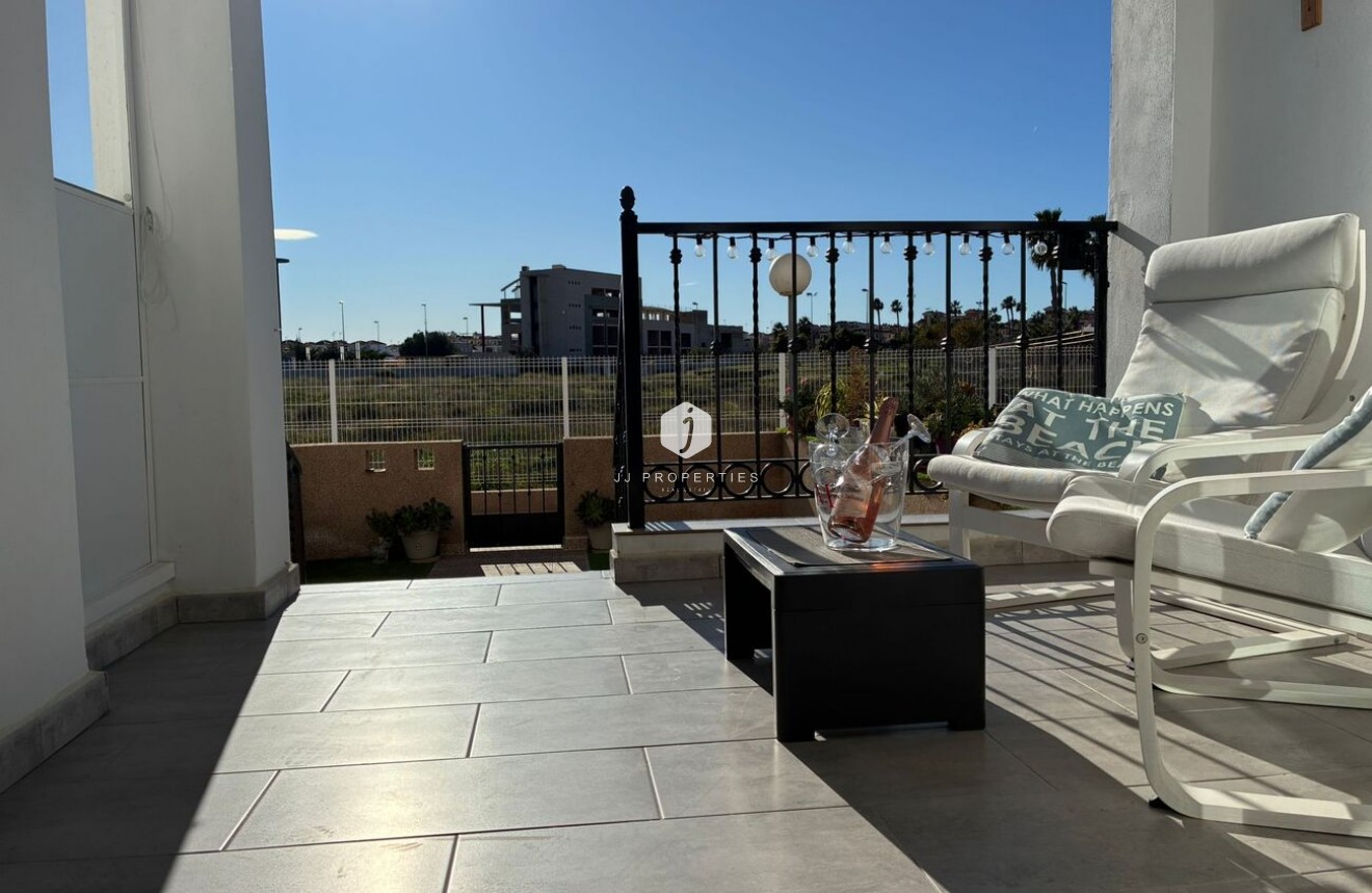 Segunda mano - Apartamento / piso -
Punta Prima - Costa Blanca
