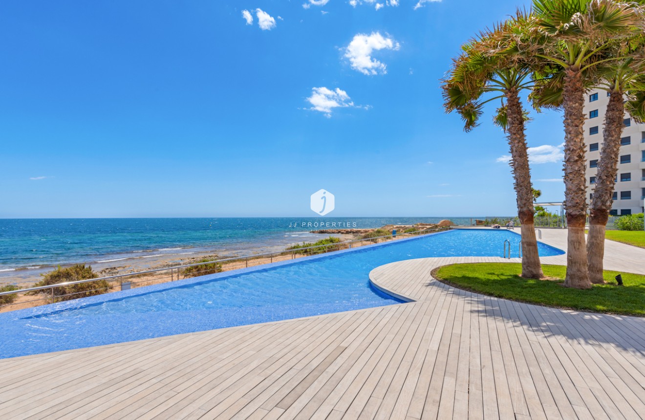Resale - Apartment / flat -
Punta Prima - Costa Blanca