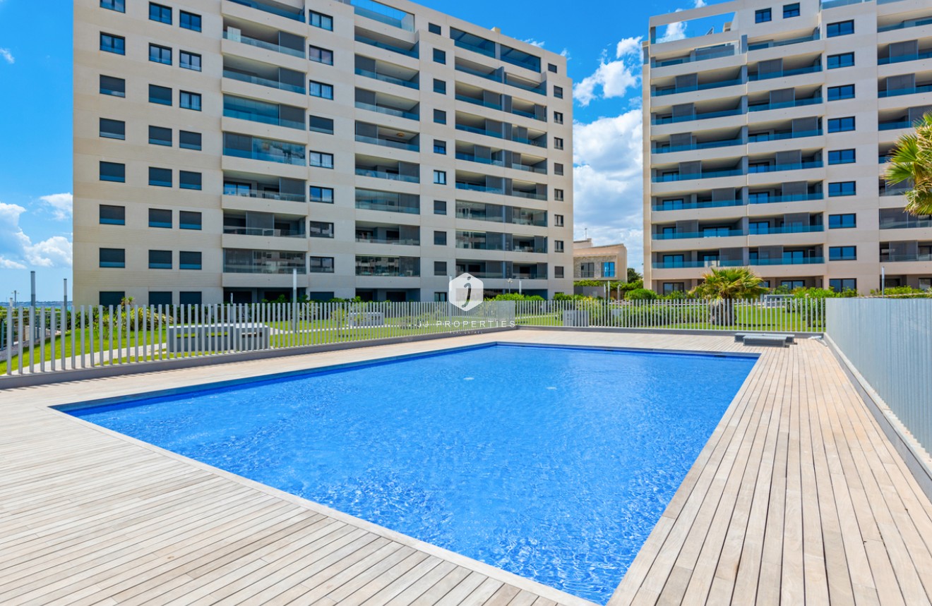 Resale - Apartment / flat -
Punta Prima - Costa Blanca