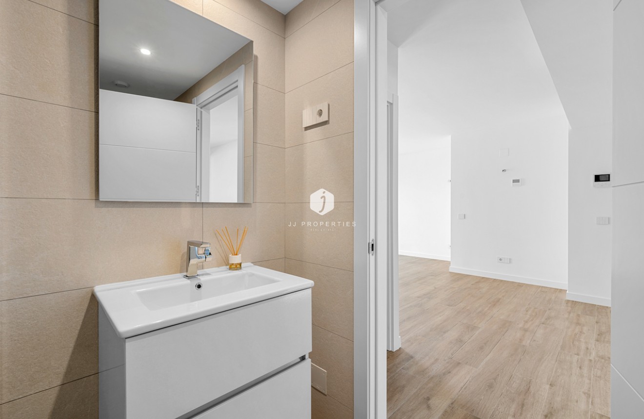 Resale - Apartment / flat -
Punta Prima - Costa Blanca