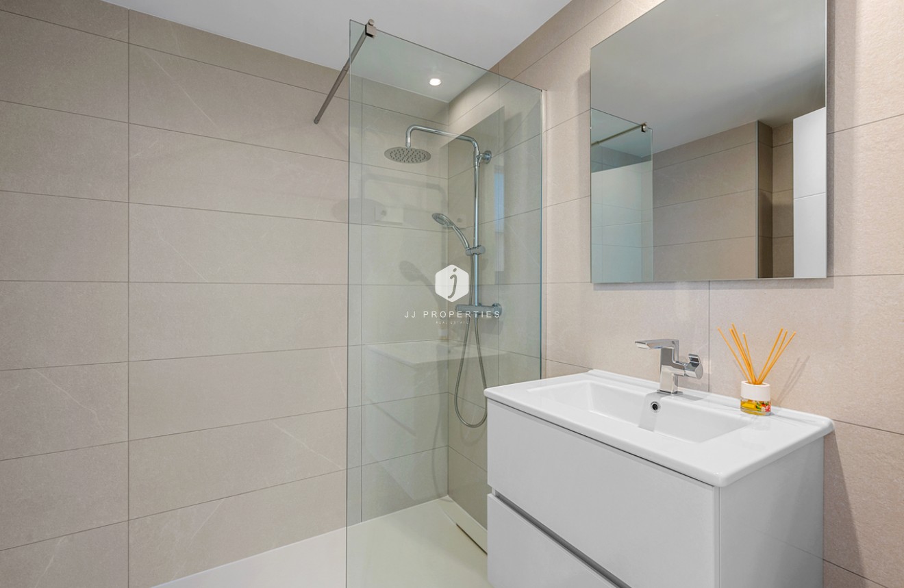 Resale - Apartment / flat -
Punta Prima - Costa Blanca