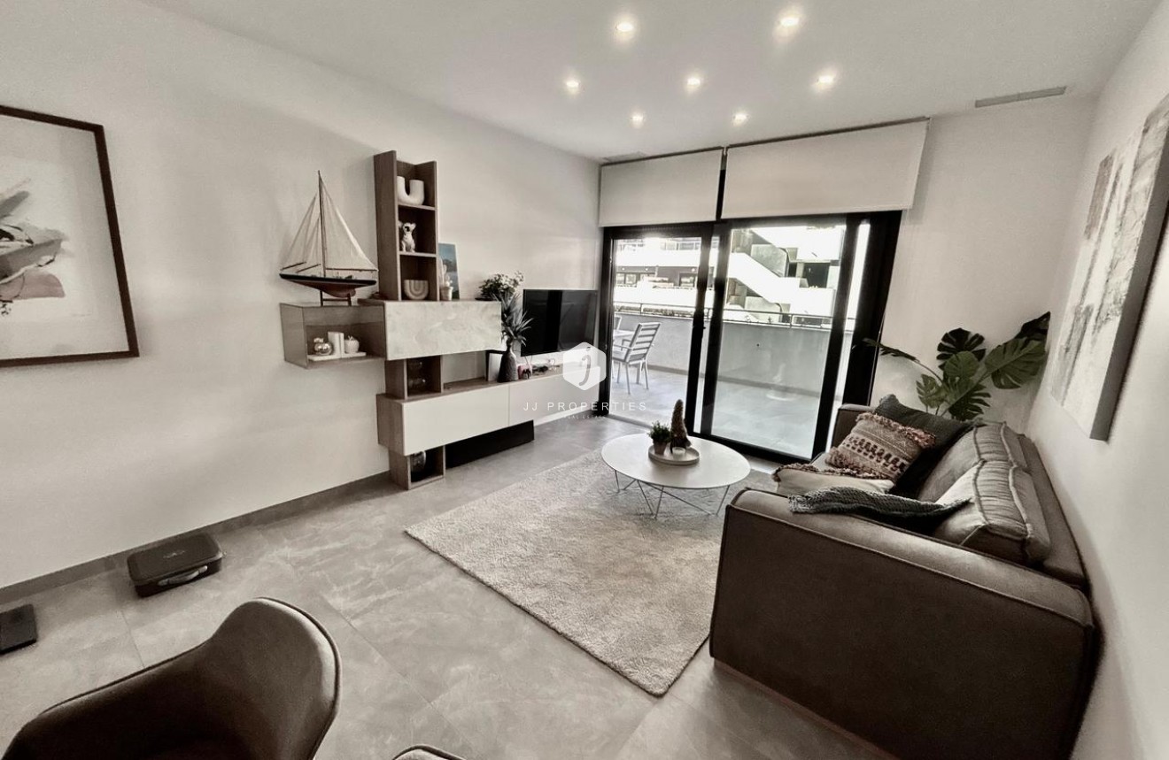 Segunda mano - Apartamento / piso -
Playa Flamenca - Costa Blanca