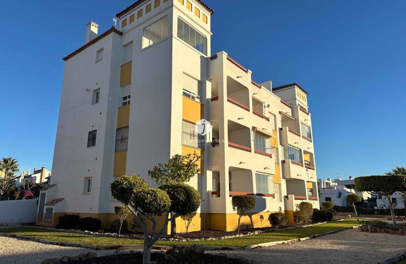 Resale - Apartment / flat -
Campoamor - Costa Blanca