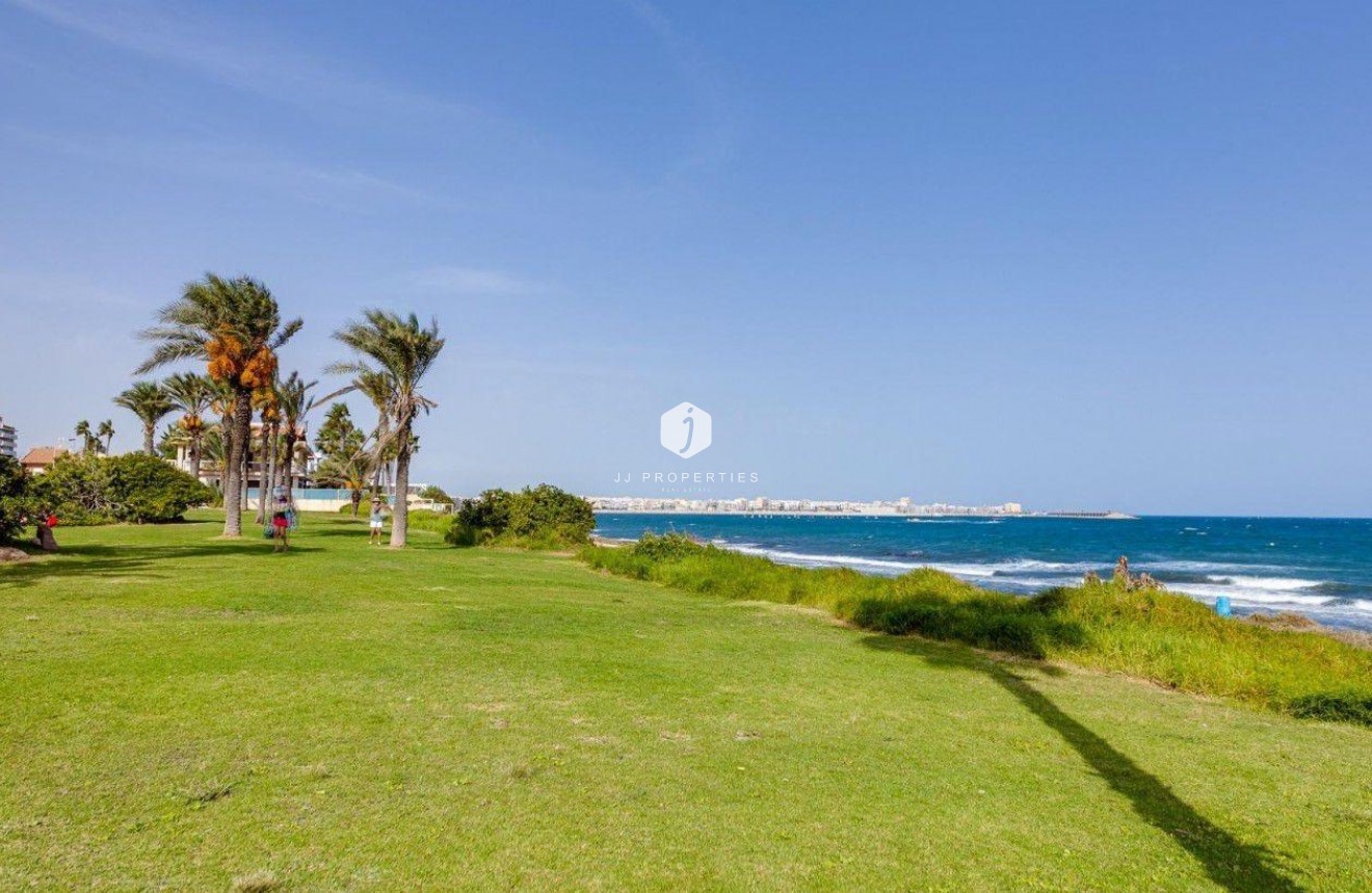 Segunda mano - Apartamento / piso -
Torrevieja - La veleta