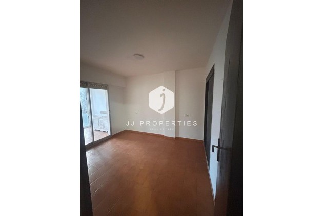 Segunda mano - Apartamento / piso -
Torrevieja - La veleta