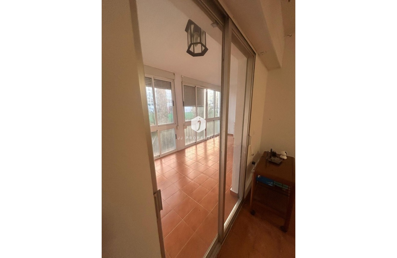 Segunda mano - Apartamento / piso -
Torrevieja - La veleta